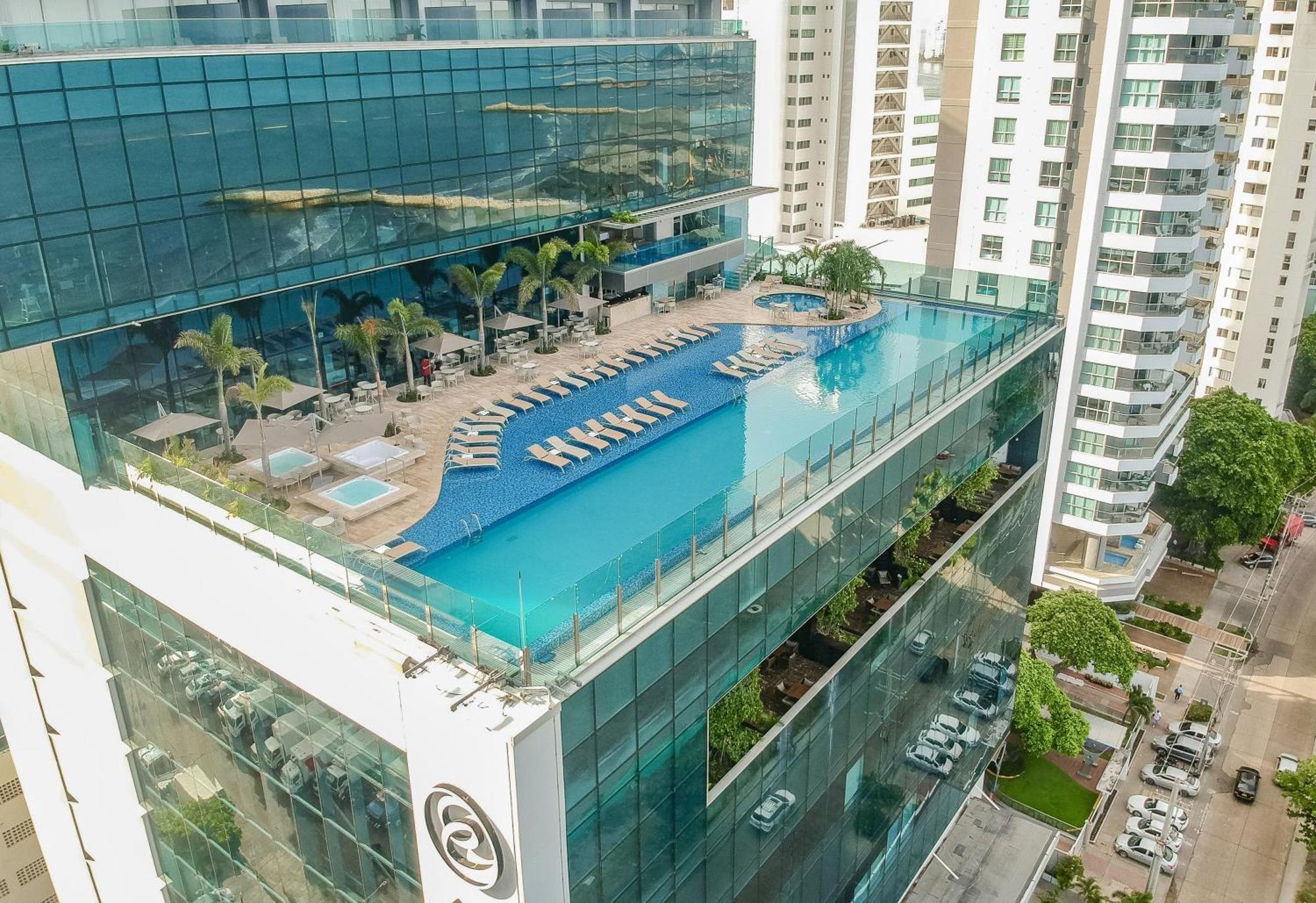 Estelar Cartagena De Indias Hotel Y Centro De Convenciones Eksteriør bilde Hotel's rooftop pool