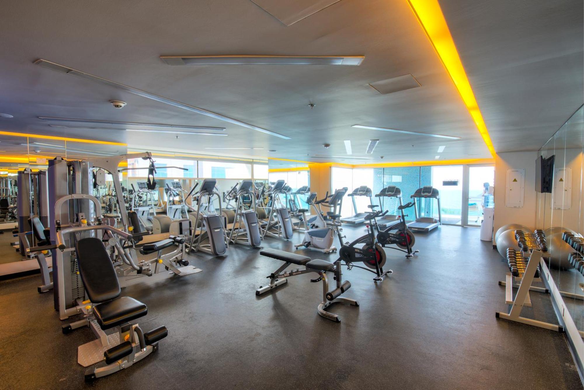 Estelar Cartagena De Indias Hotel Y Centro De Convenciones Eksteriør bilde The gym at the hotel